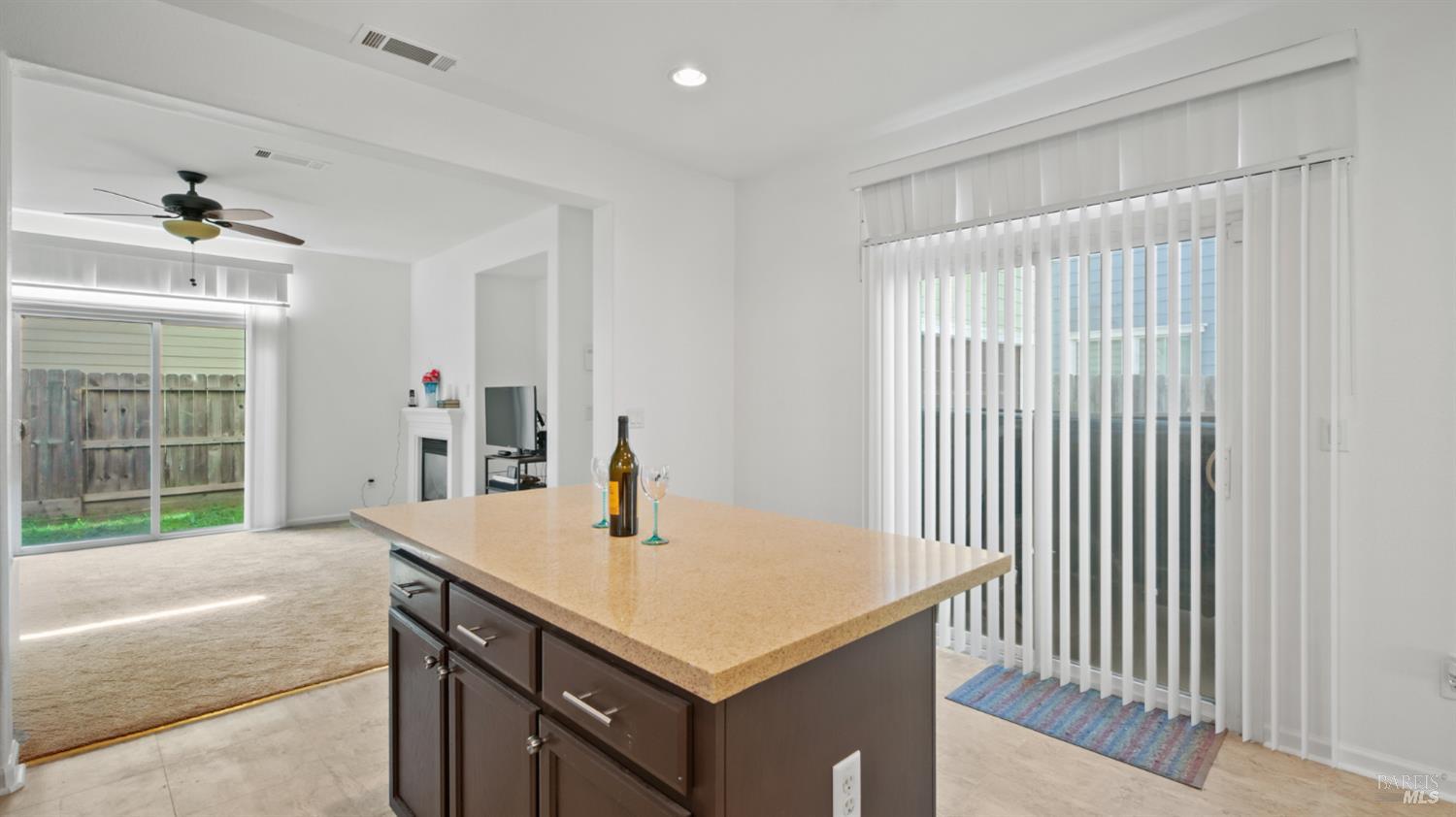 Detail Gallery Image 14 of 40 For 915 Liberty Dr, Suisun City,  CA 94585 - 4 Beds | 2/1 Baths