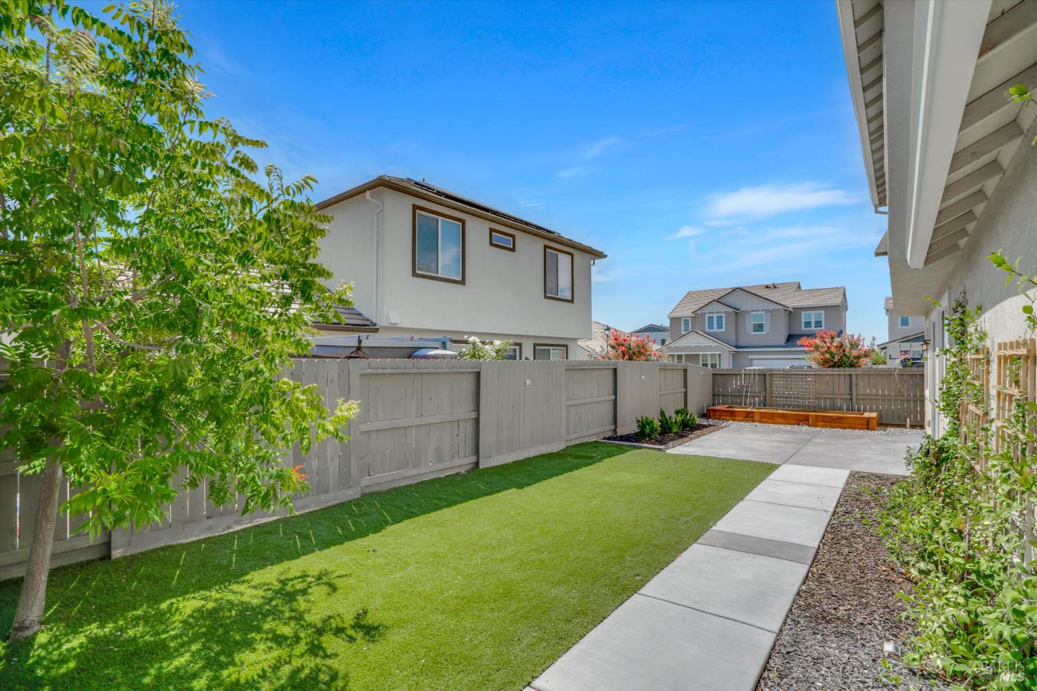 Detail Gallery Image 25 of 34 For 567 Datura Dr, Vacaville,  CA 95687 - 3 Beds | 2/1 Baths