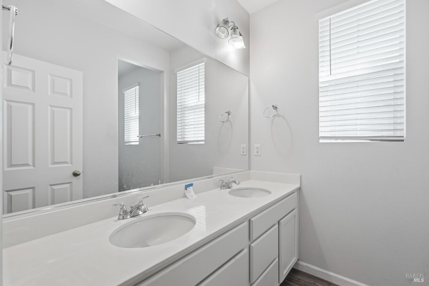 Detail Gallery Image 38 of 46 For 2008 Karen Pl, Rohnert Park,  CA 94928 - 5 Beds | 3 Baths