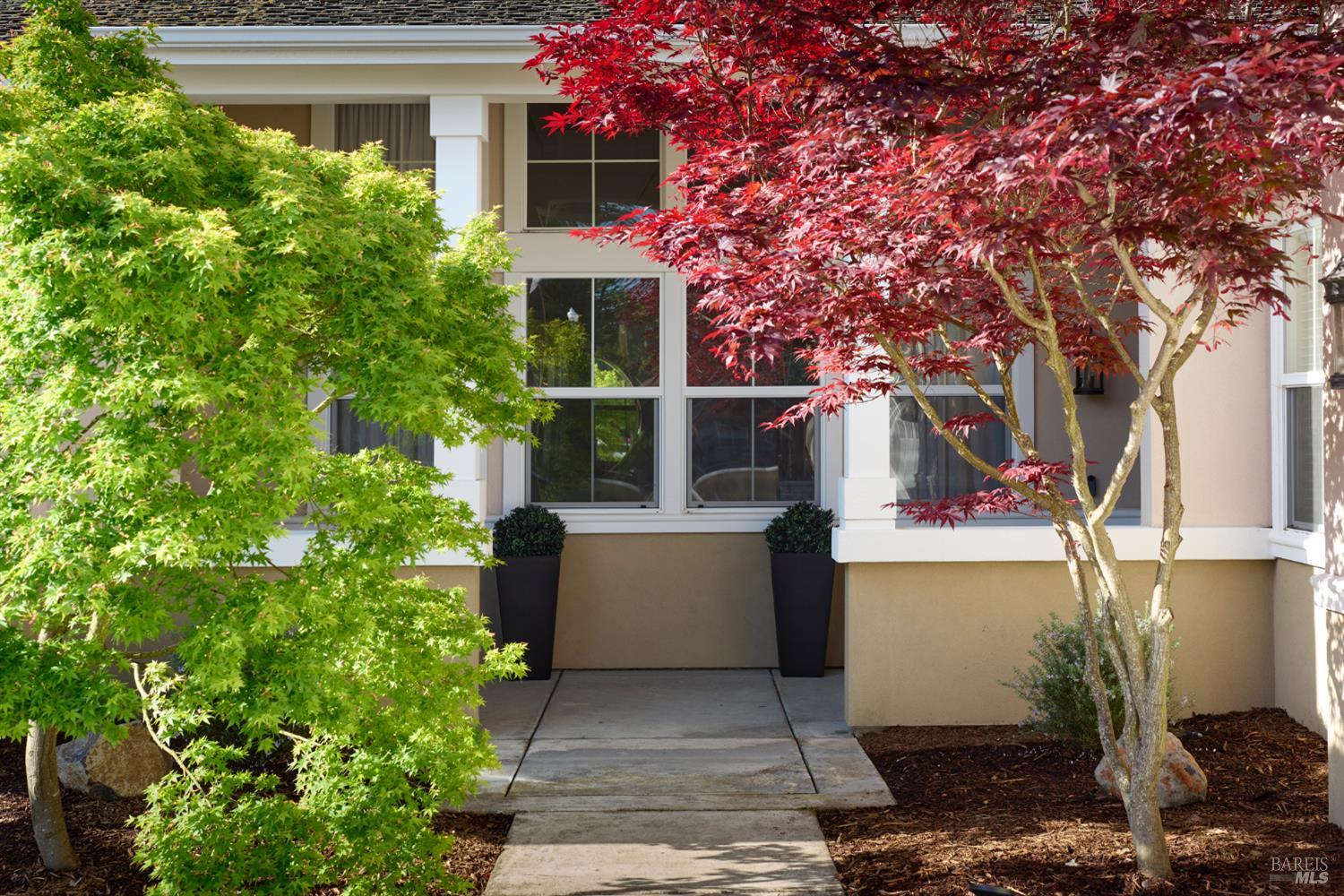 Detail Gallery Image 3 of 71 For 125 Savannah Way, Windsor,  CA 95492 - 5 Beds | 5 Baths