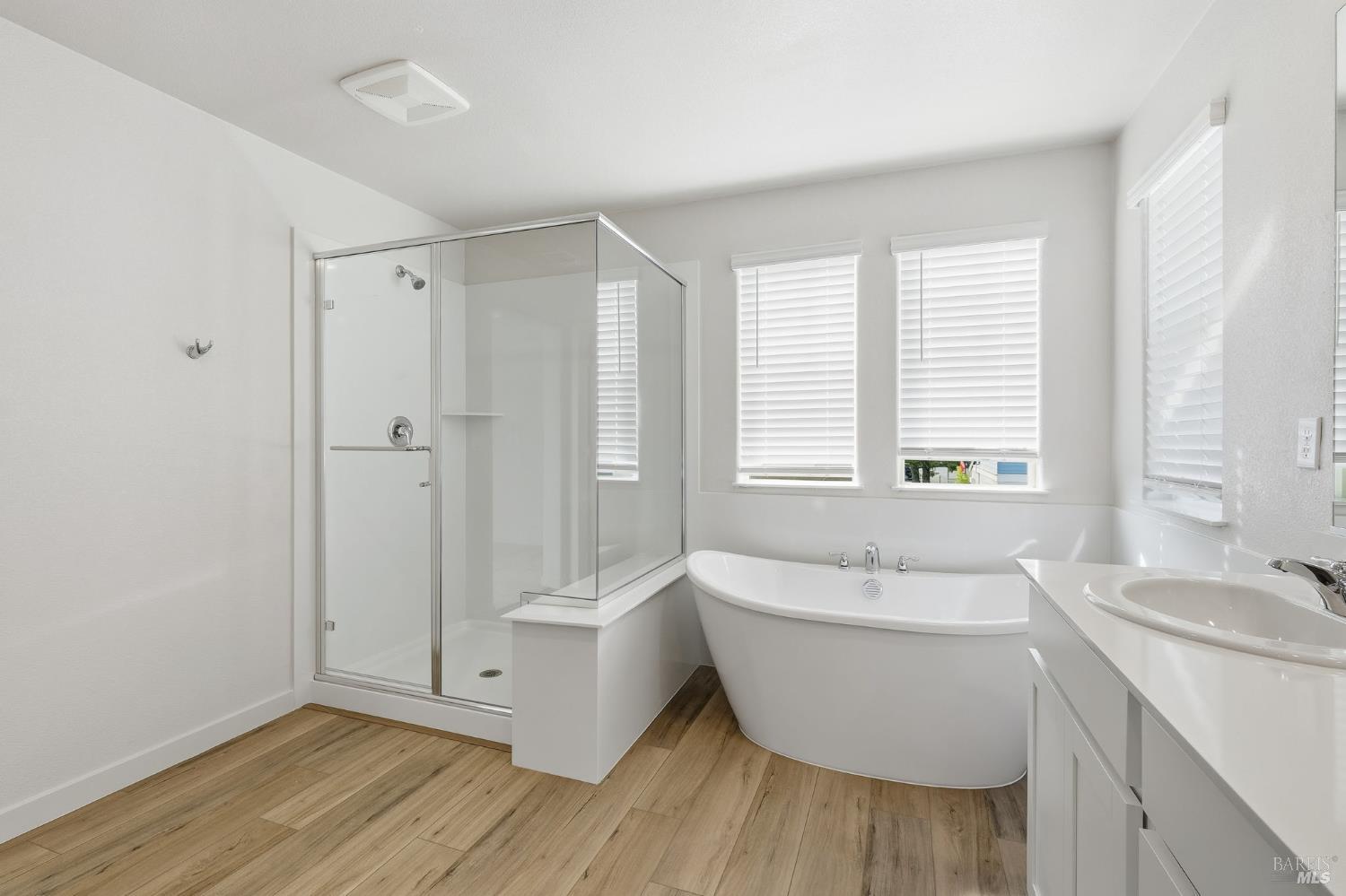 Detail Gallery Image 9 of 13 For 220 Octopus St, Suisun City,  CA 94585 - 3 Beds | 2/1 Baths