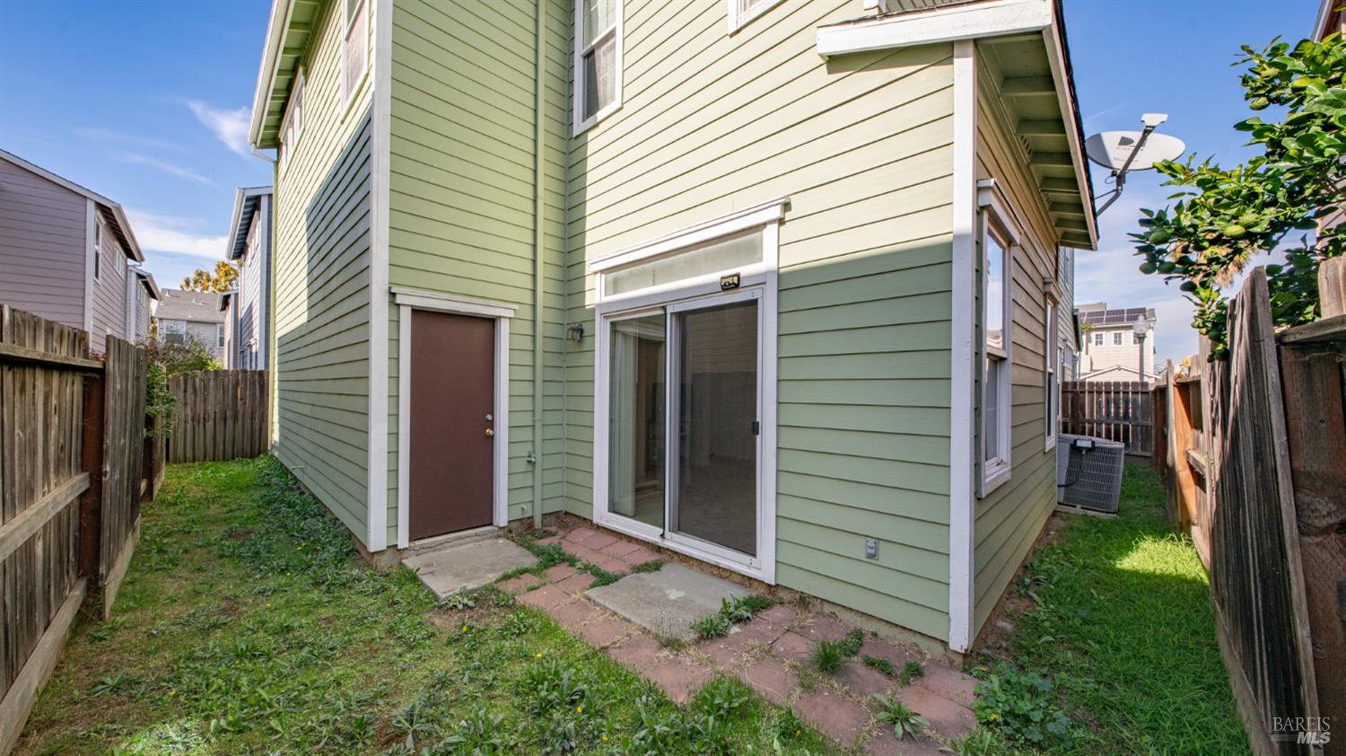 Detail Gallery Image 39 of 40 For 915 Liberty Dr, Suisun City,  CA 94585 - 4 Beds | 2/1 Baths