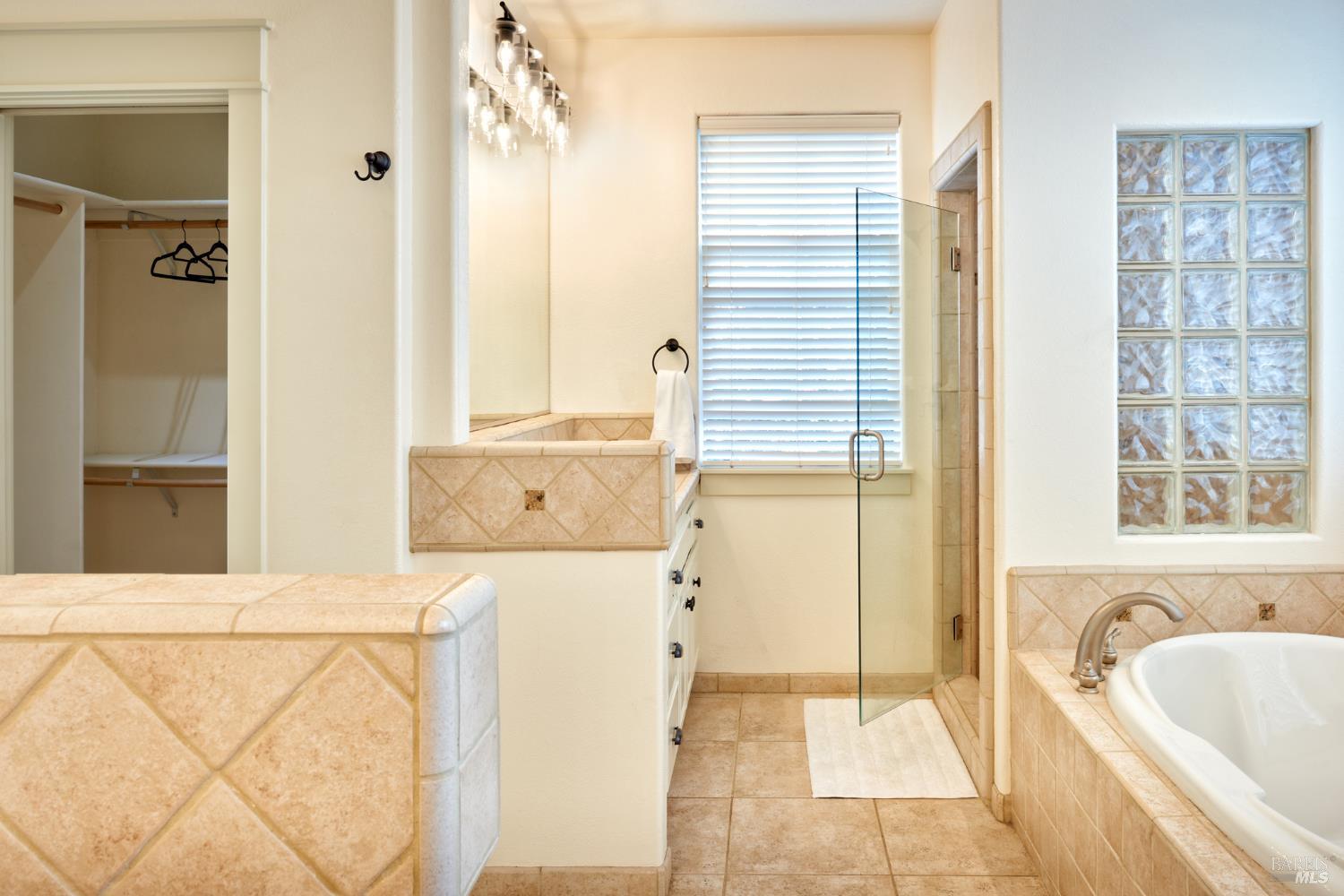 Detail Gallery Image 40 of 71 For 125 Savannah Way, Windsor,  CA 95492 - 5 Beds | 5 Baths