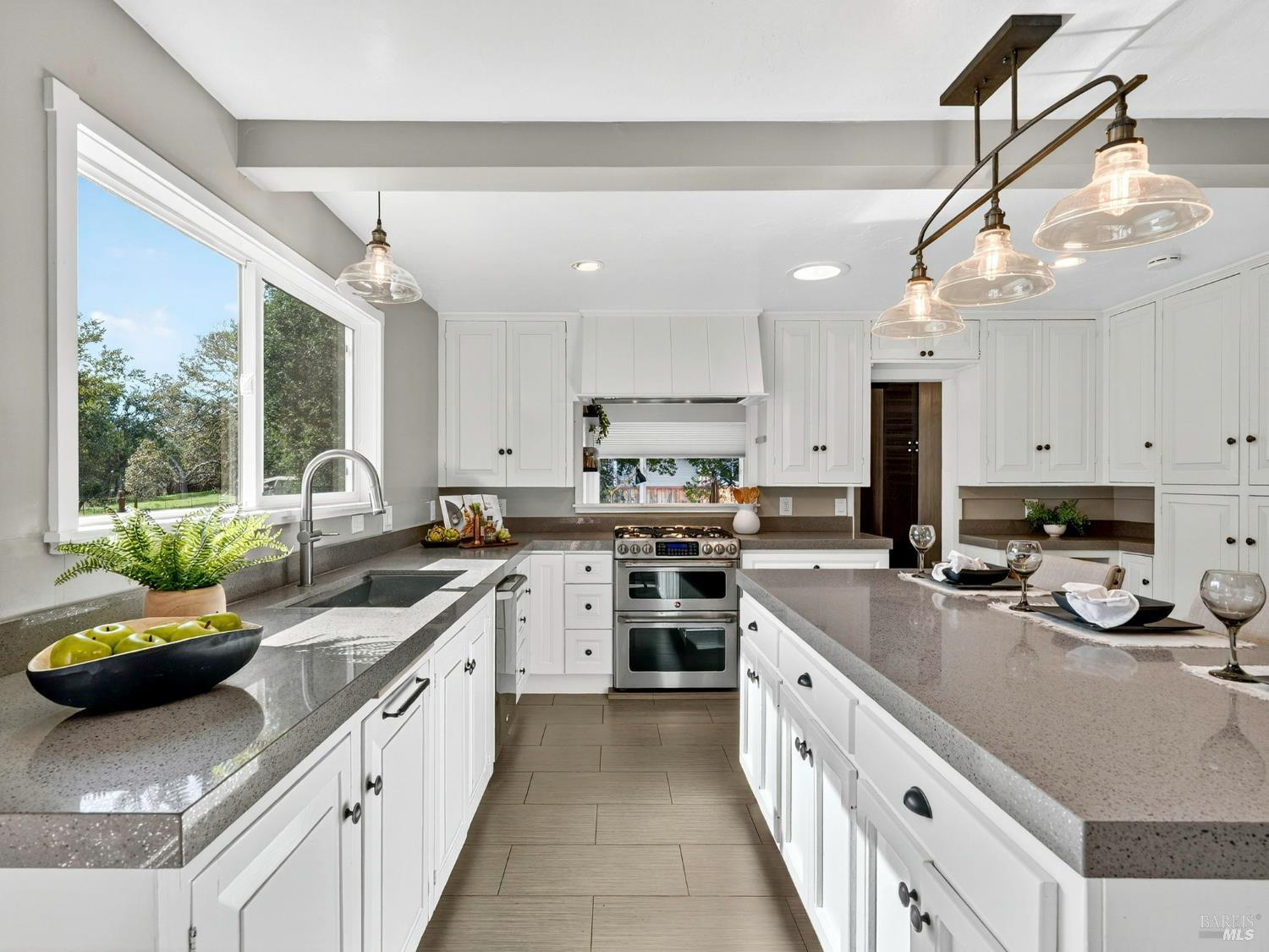 Detail Gallery Image 9 of 66 For 4894 Wagon Wheel Ln, Santa Rosa,  CA 95409 - 2 Beds | 2 Baths