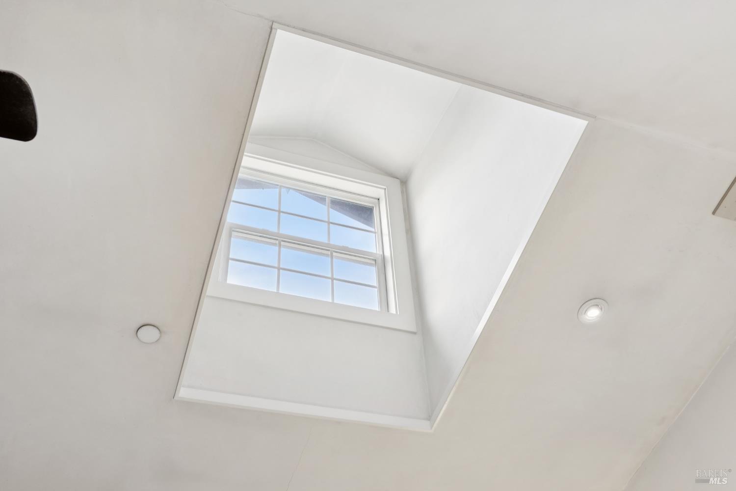 Detail Gallery Image 9 of 42 For 18470 Lucas Ave, Sonoma,  CA 95476 - 2 Beds | 1 Baths