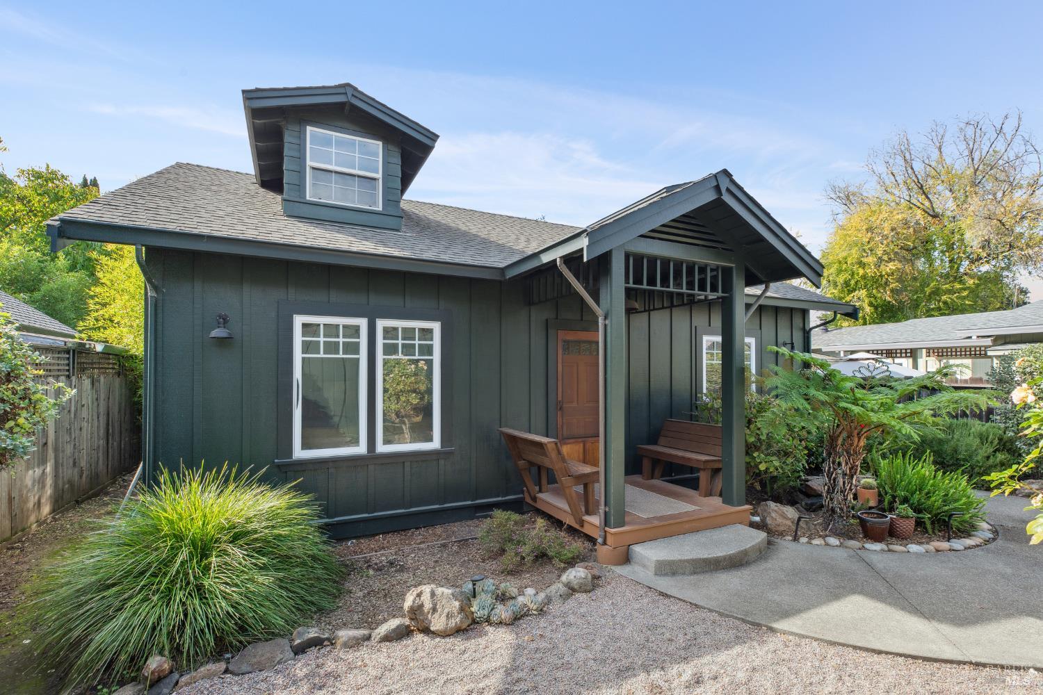 Detail Gallery Image 3 of 42 For 18470 Lucas Ave, Sonoma,  CA 95476 - 2 Beds | 1 Baths