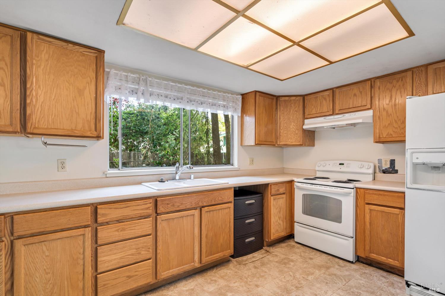 Detail Gallery Image 7 of 25 For 2320 Masterson Ct, Santa Rosa,  CA 95403 - 3 Beds | 2 Baths