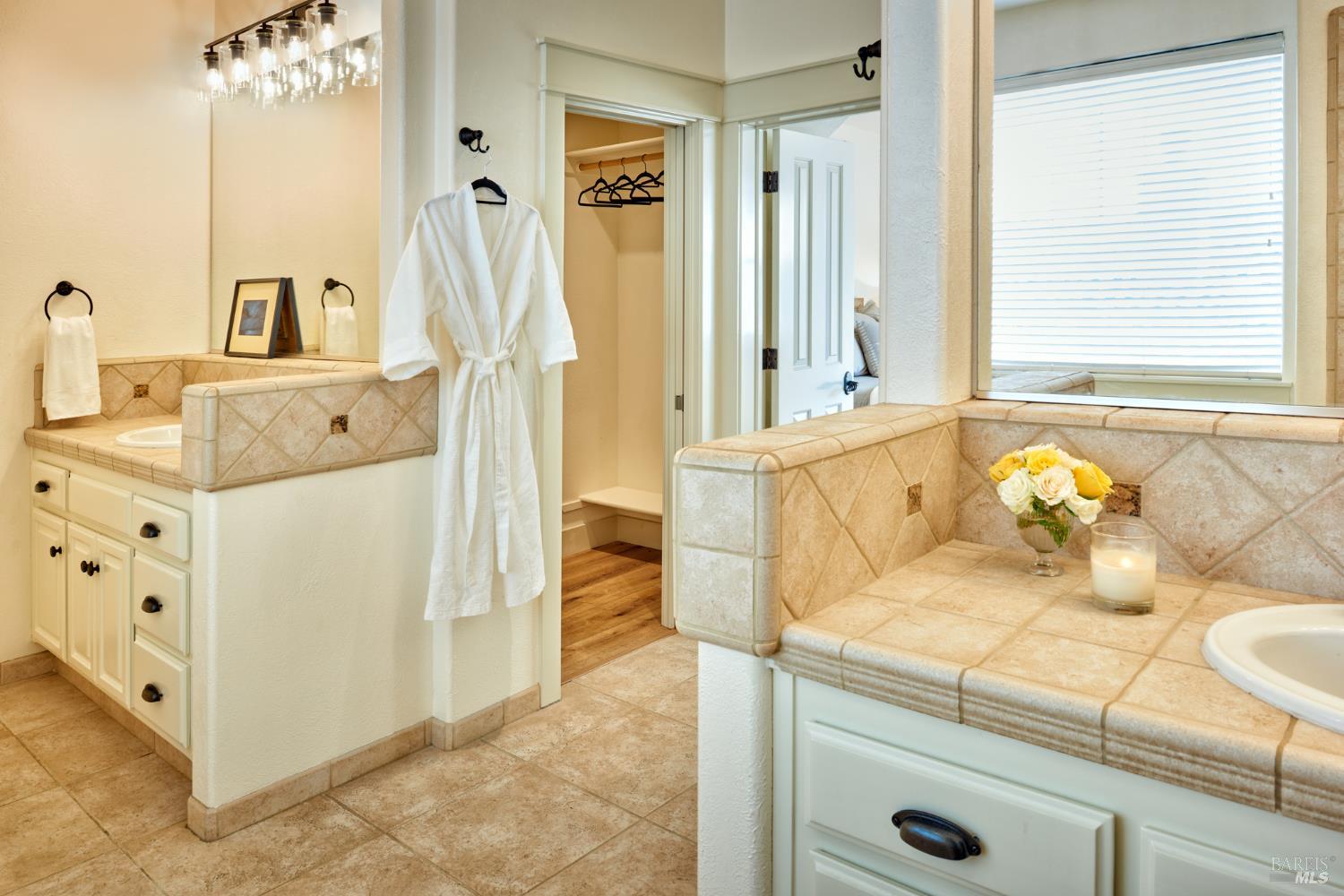 Detail Gallery Image 38 of 71 For 125 Savannah Way, Windsor,  CA 95492 - 5 Beds | 5 Baths