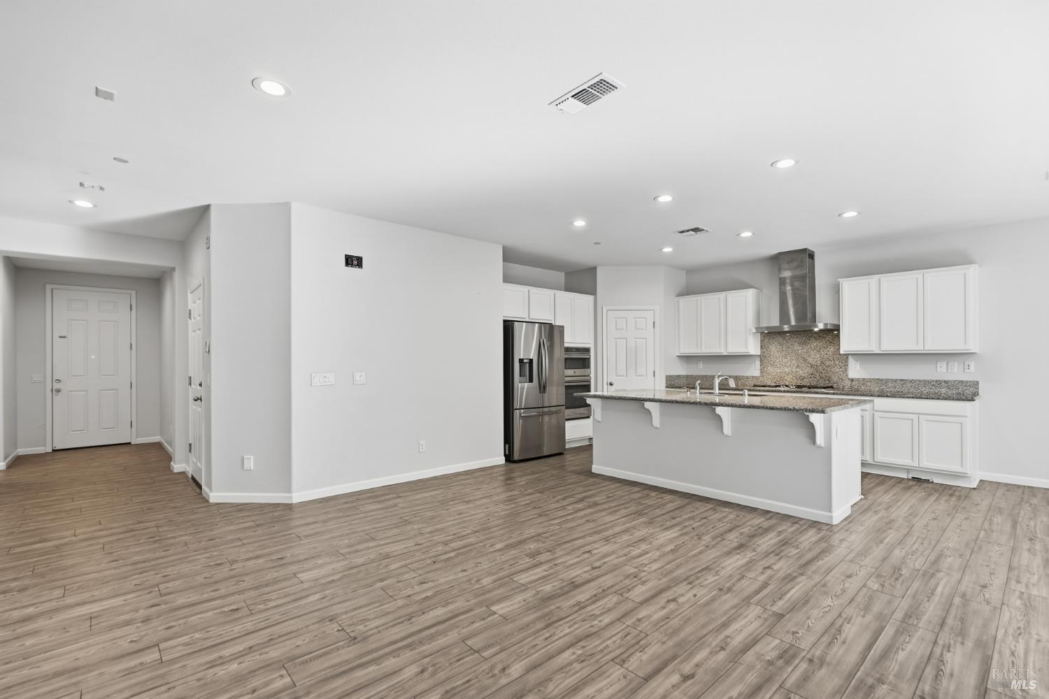 Detail Gallery Image 10 of 46 For 2008 Karen Pl, Rohnert Park,  CA 94928 - 5 Beds | 3 Baths