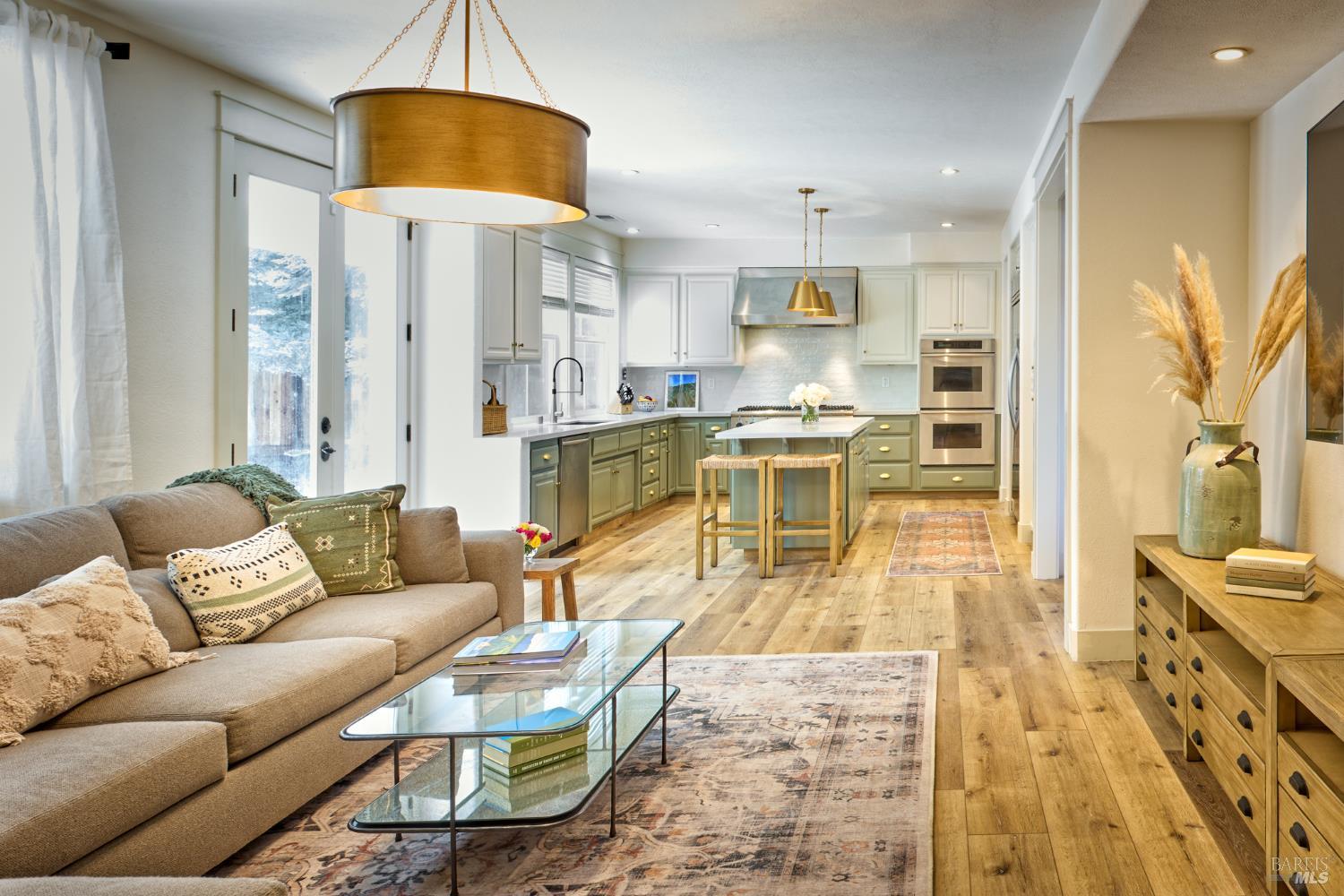 Detail Gallery Image 10 of 71 For 125 Savannah Way, Windsor,  CA 95492 - 5 Beds | 5 Baths