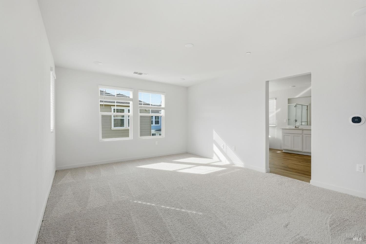 Detail Gallery Image 5 of 13 For 220 Octopus St, Suisun City,  CA 94585 - 3 Beds | 2/1 Baths