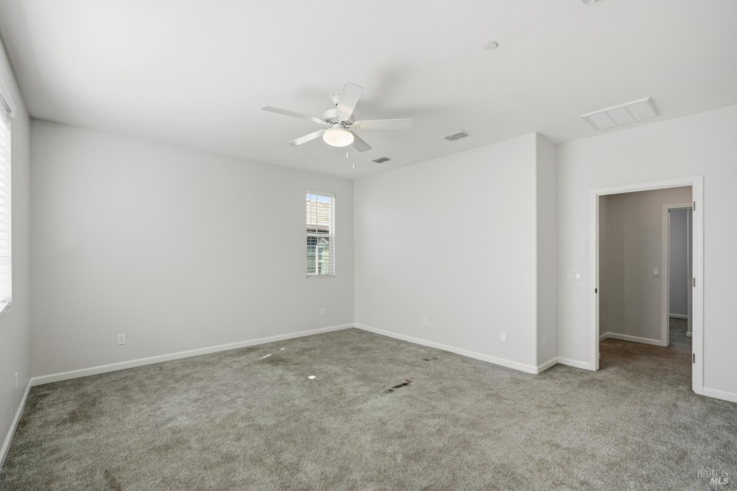 Detail Gallery Image 26 of 46 For 2008 Karen Pl, Rohnert Park,  CA 94928 - 5 Beds | 3 Baths