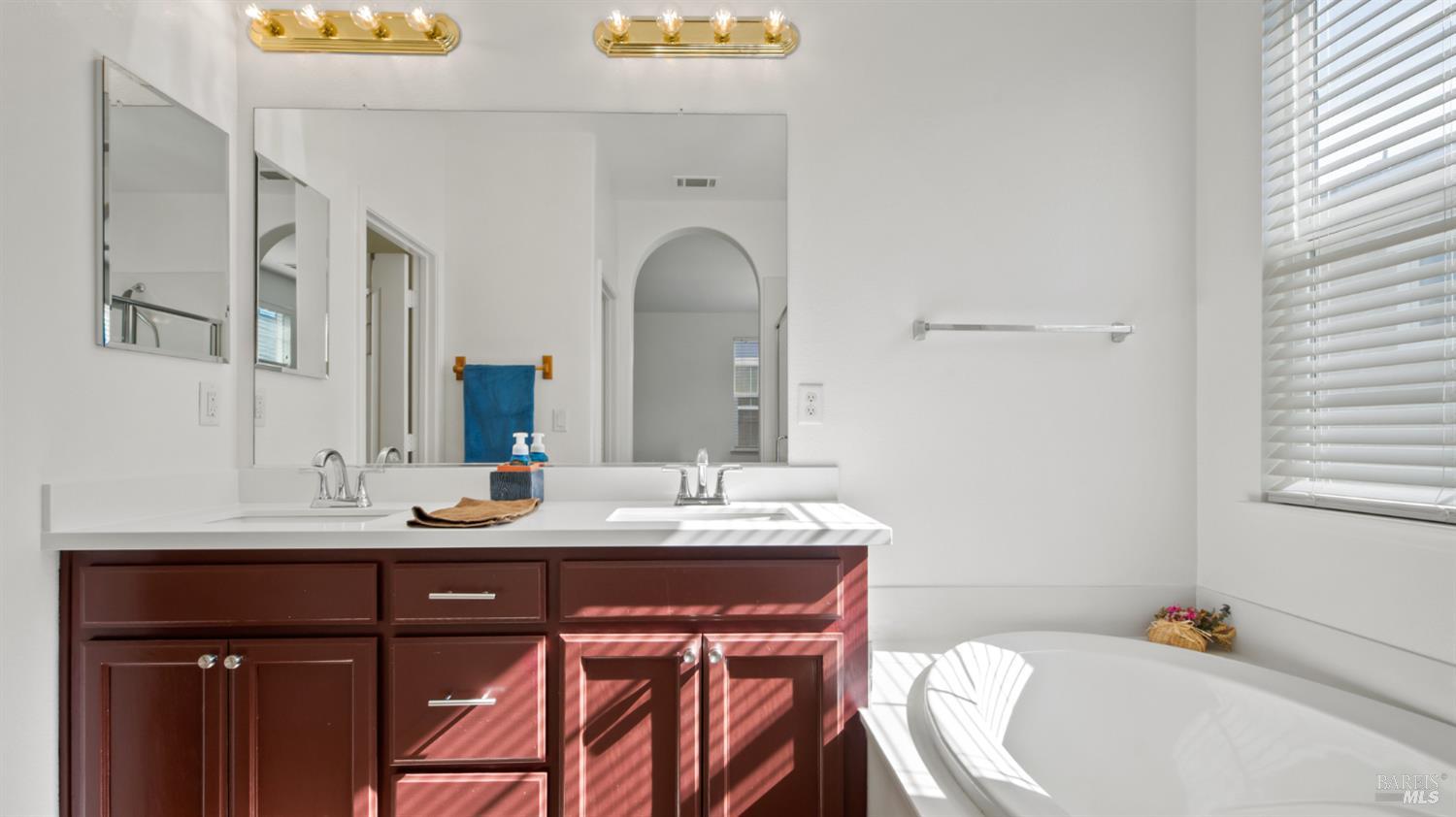 Detail Gallery Image 25 of 40 For 915 Liberty Dr, Suisun City,  CA 94585 - 4 Beds | 2/1 Baths