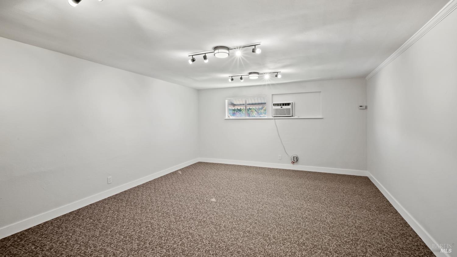 Detail Gallery Image 22 of 31 For 633 Del Ganado Rd, San Rafael,  CA 94903 - – Beds | – Baths