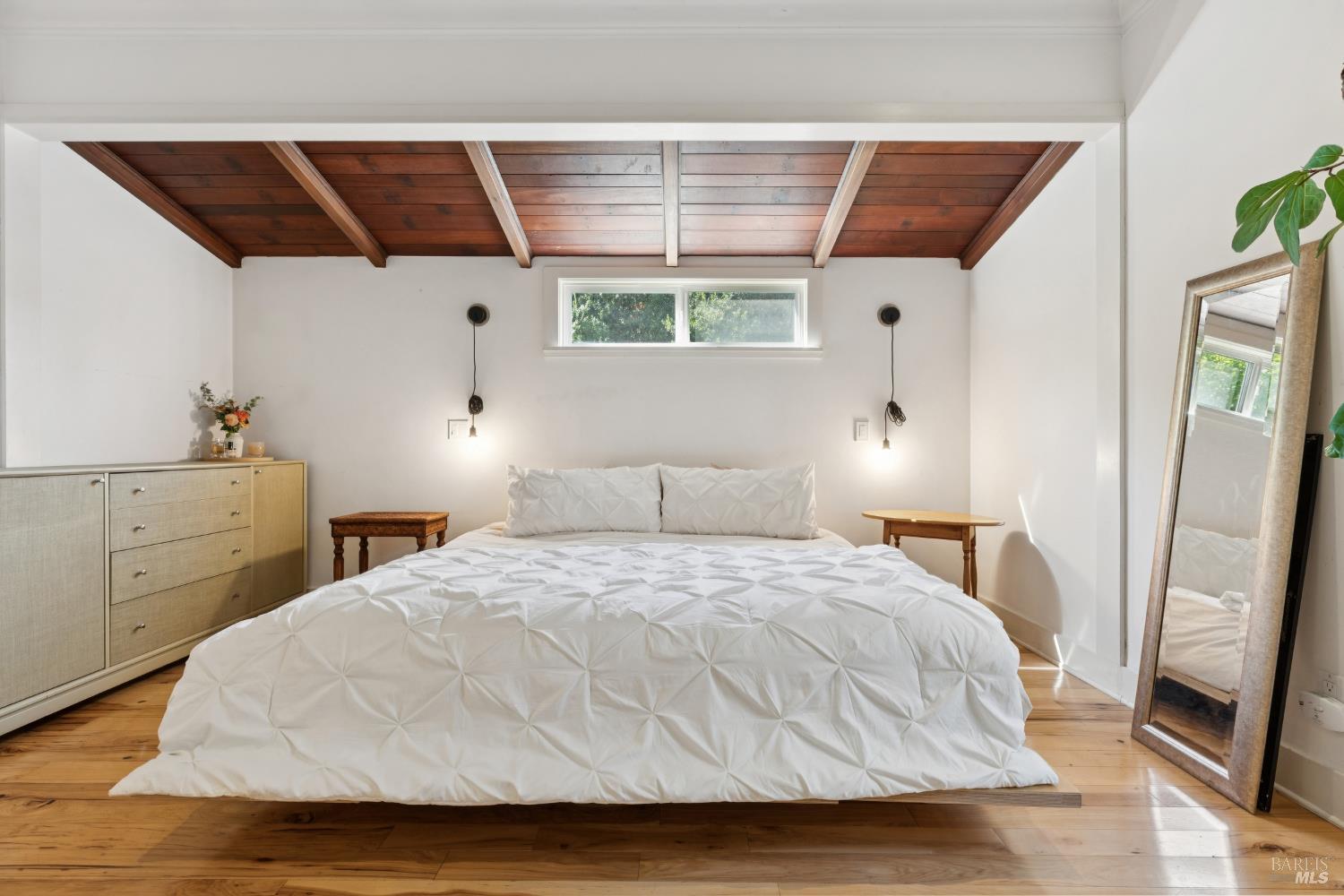 Detail Gallery Image 19 of 42 For 18470 Lucas Ave, Sonoma,  CA 95476 - 2 Beds | 1 Baths