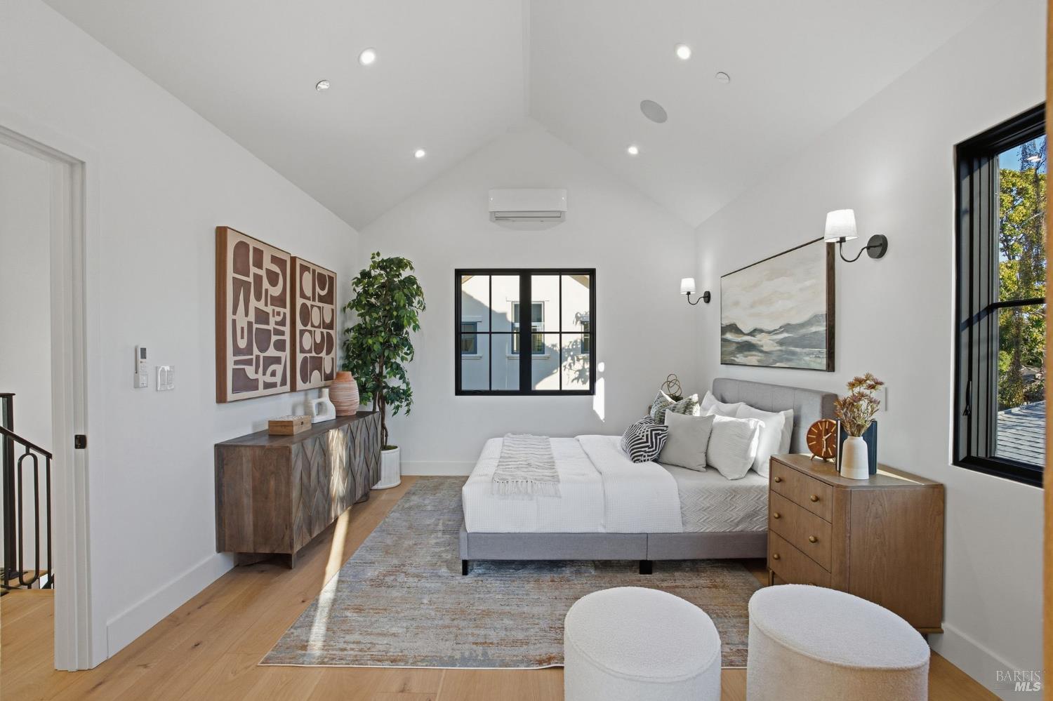 Detail Gallery Image 18 of 34 For 3021 Bateman St, Berkeley,  CA 94705 - 3 Beds | 2/1 Baths