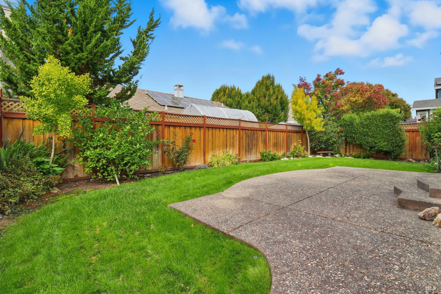 Detail Gallery Image 2 of 36 For 1845 Sandstone Dr, Petaluma,  CA 94954 - 4 Beds | 2/1 Baths