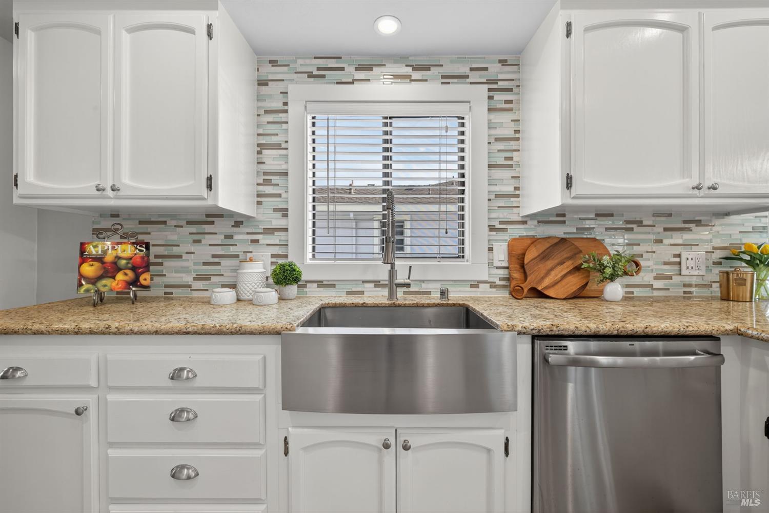 Detail Gallery Image 22 of 53 For 575 La Verne Ave, Santa Rosa,  CA 95404 - 3 Beds | 2 Baths