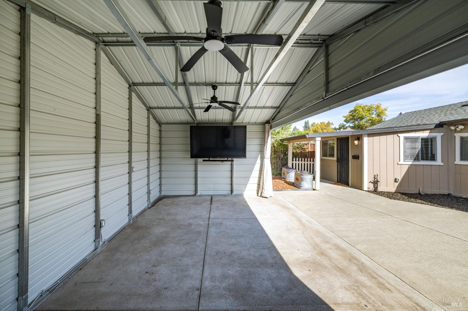 Detail Gallery Image 46 of 53 For 575 La Verne Ave, Santa Rosa,  CA 95404 - 3 Beds | 2 Baths