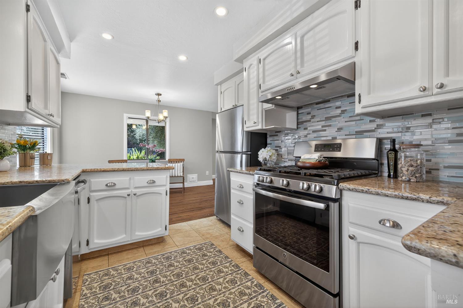 Detail Gallery Image 21 of 53 For 575 La Verne Ave, Santa Rosa,  CA 95404 - 3 Beds | 2 Baths