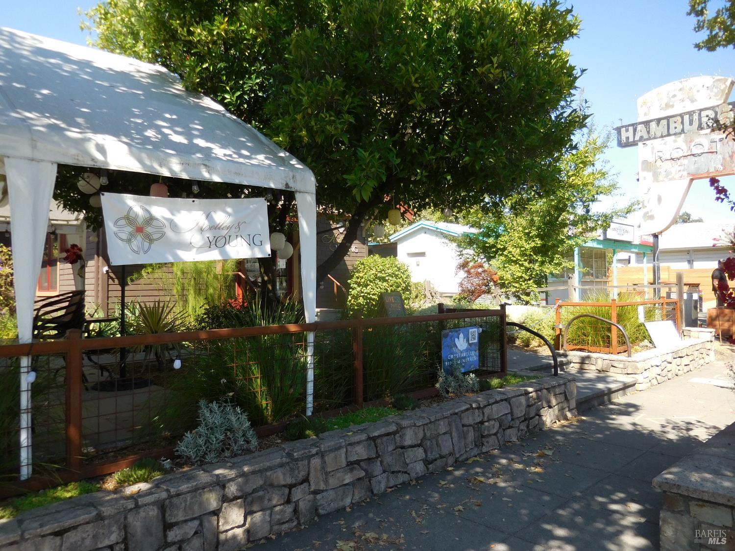 Detail Gallery Image 4 of 16 For 119 S Cloverdale Blvd, Cloverdale,  CA 95425 - – Beds | – Baths