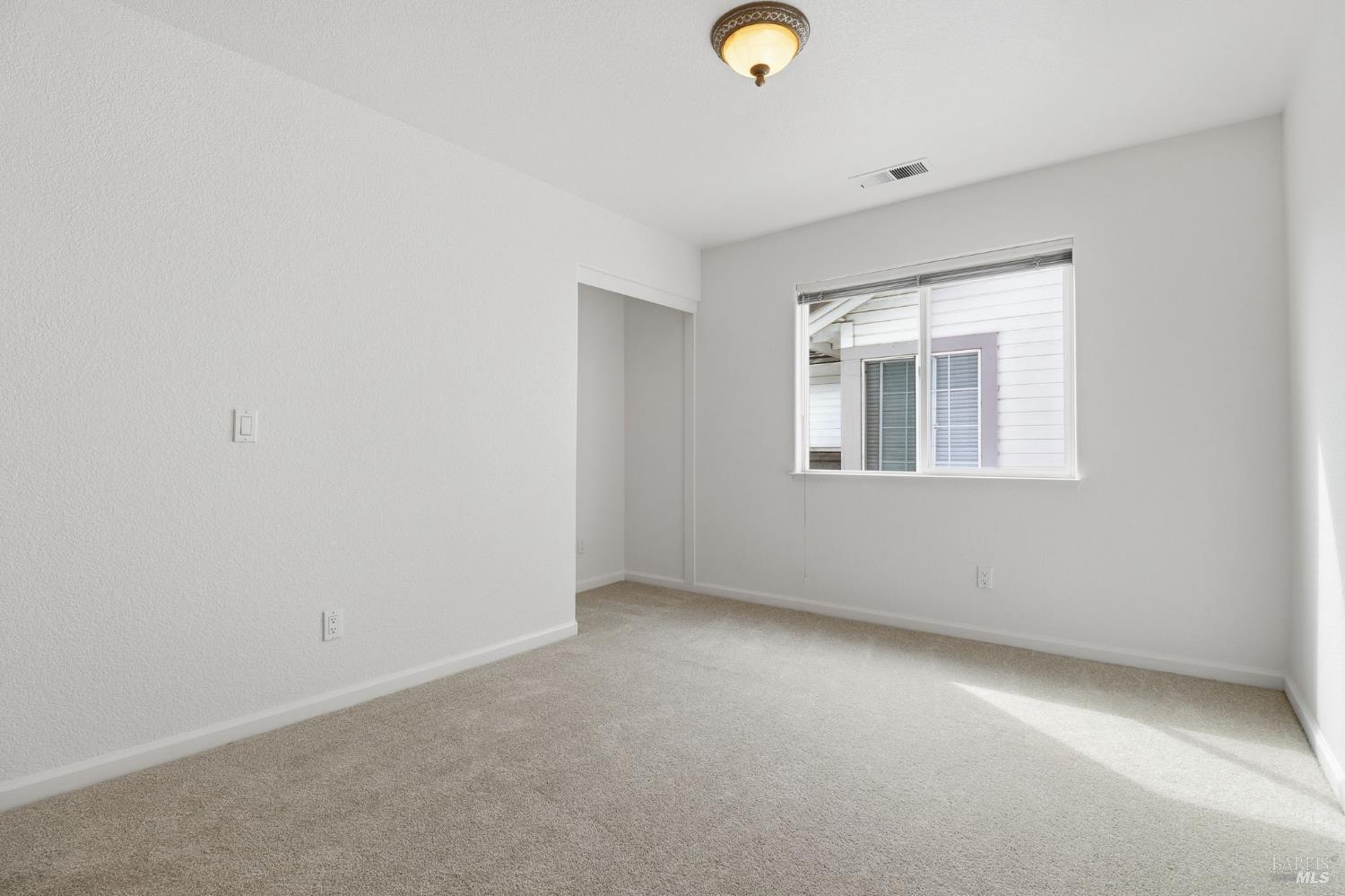 Detail Gallery Image 18 of 36 For 1845 Sandstone Dr, Petaluma,  CA 94954 - 4 Beds | 2/1 Baths