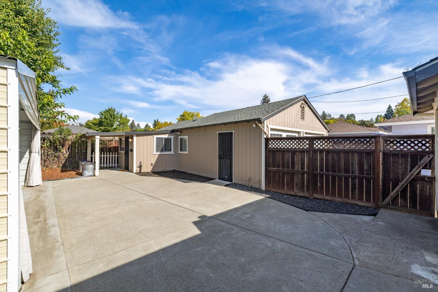 Detail Gallery Image 42 of 53 For 575 La Verne Ave, Santa Rosa,  CA 95404 - 3 Beds | 2 Baths