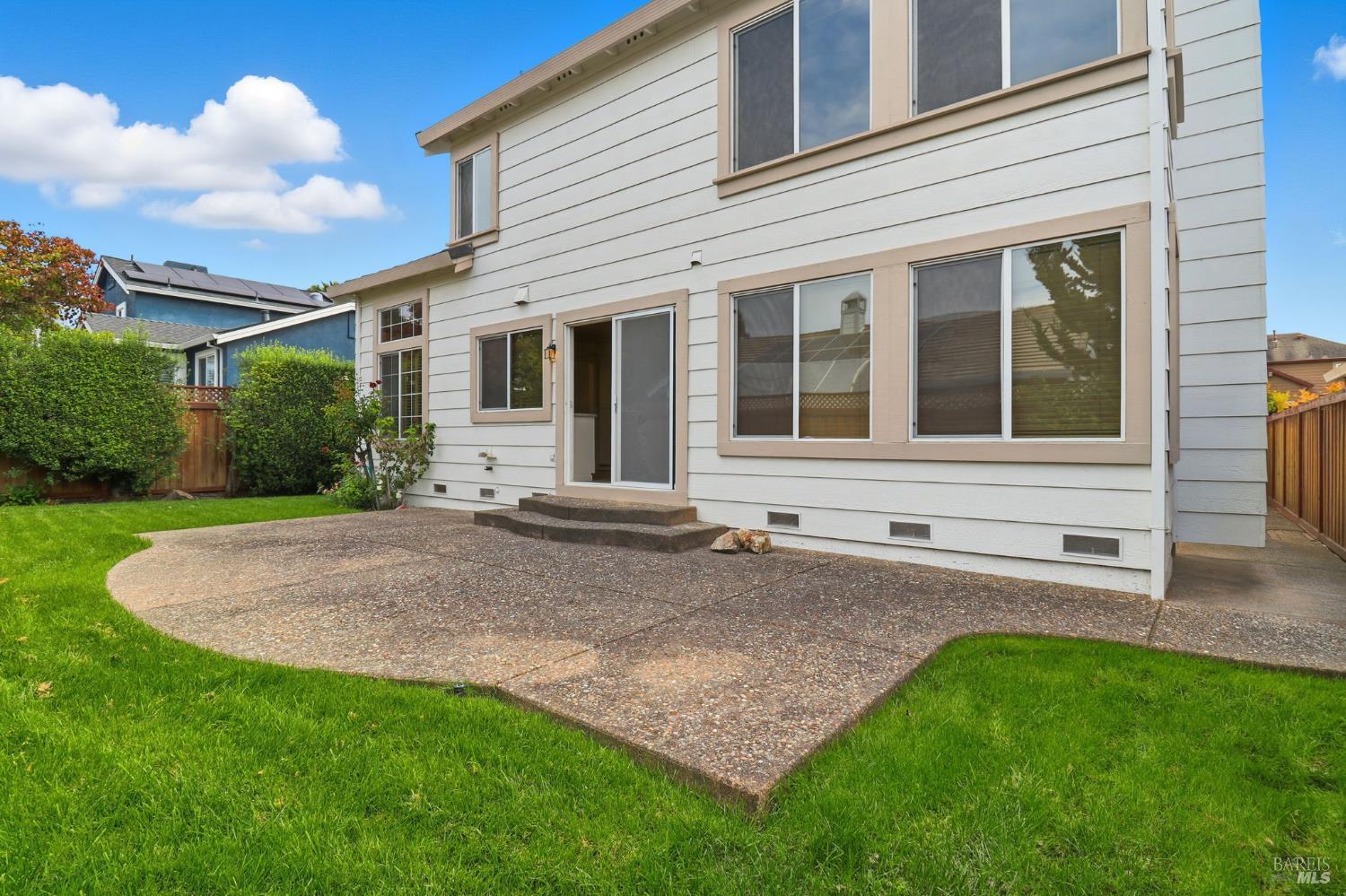 Detail Gallery Image 32 of 36 For 1845 Sandstone Dr, Petaluma,  CA 94954 - 4 Beds | 2/1 Baths