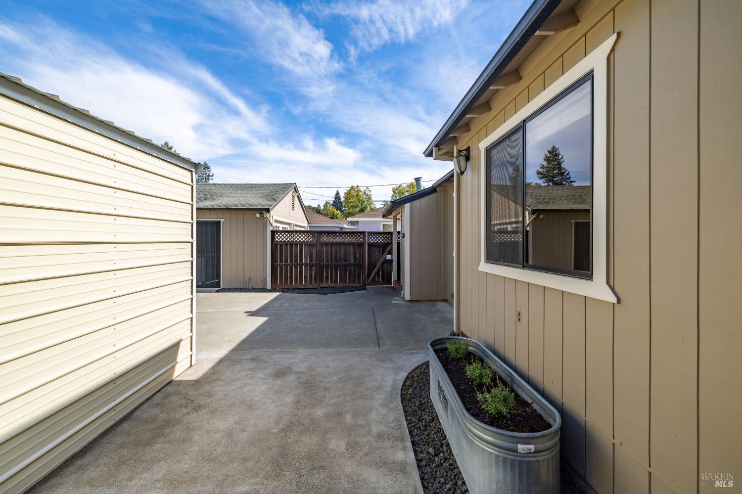 Detail Gallery Image 43 of 53 For 575 La Verne Ave, Santa Rosa,  CA 95404 - 3 Beds | 2 Baths