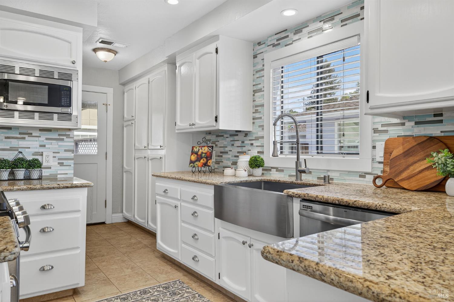 Detail Gallery Image 20 of 53 For 575 La Verne Ave, Santa Rosa,  CA 95404 - 3 Beds | 2 Baths