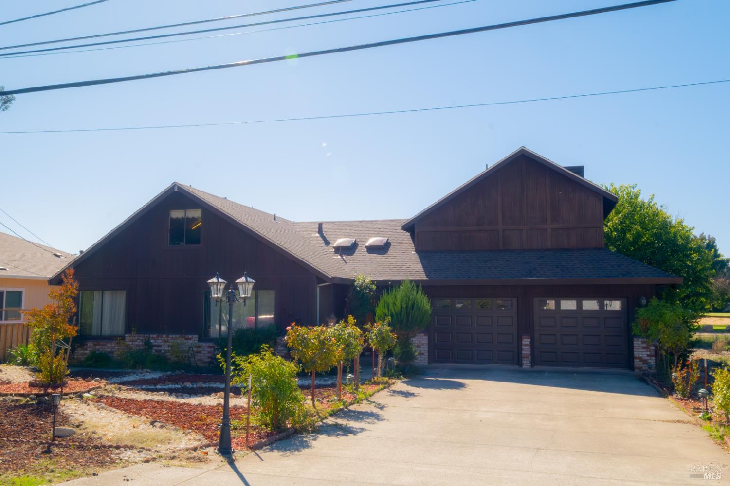 Detail Gallery Image 34 of 49 For 18279 Hidden Valley Rd, Hidden Valley Lake,  CA 95467 - 3 Beds | 2 Baths