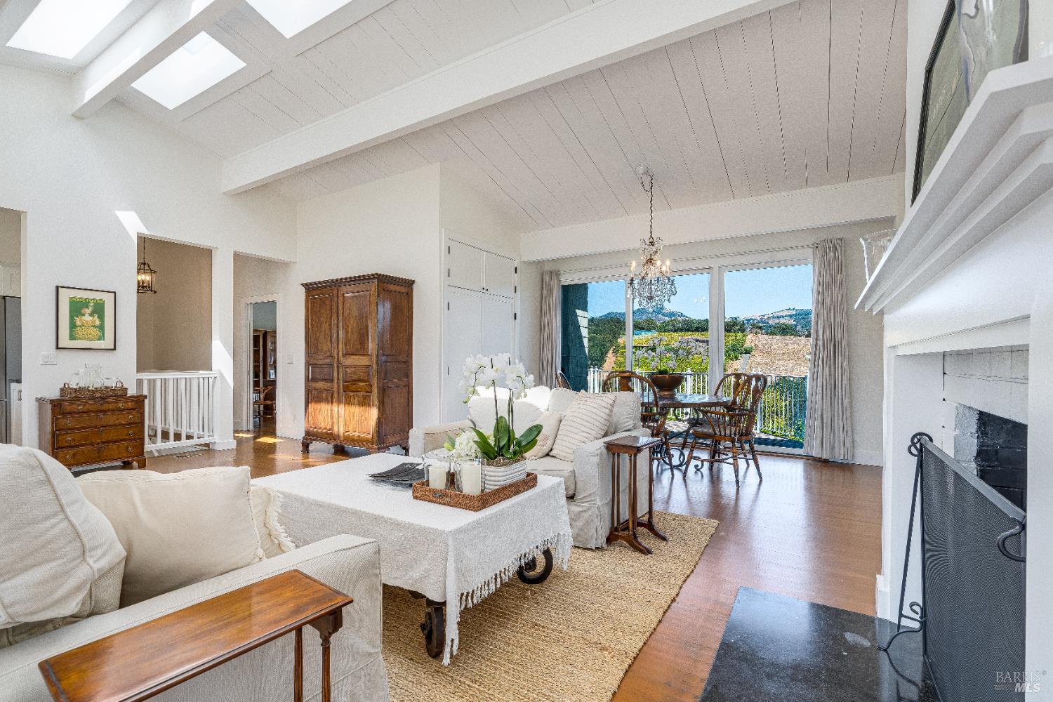 Detail Gallery Image 12 of 75 For 1790 Warm Springs Rd, Glen Ellen,  CA 95442 - 3 Beds | 3/1 Baths