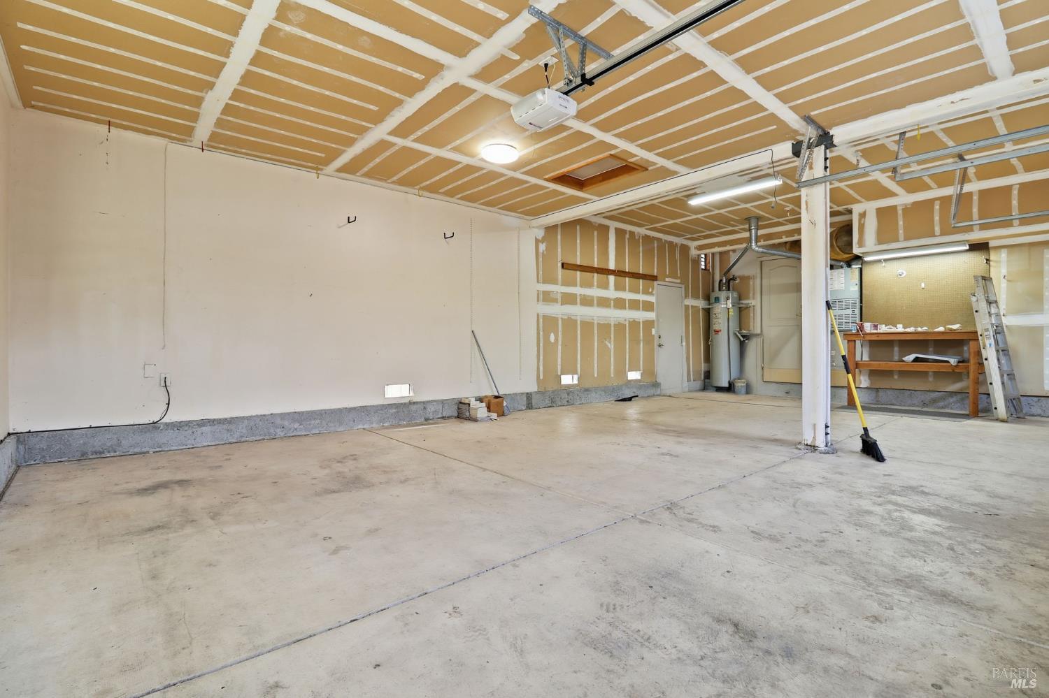 Detail Gallery Image 35 of 36 For 1845 Sandstone Dr, Petaluma,  CA 94954 - 4 Beds | 2/1 Baths