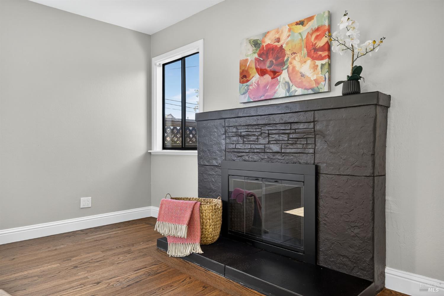 Detail Gallery Image 24 of 53 For 575 La Verne Ave, Santa Rosa,  CA 95404 - 3 Beds | 2 Baths