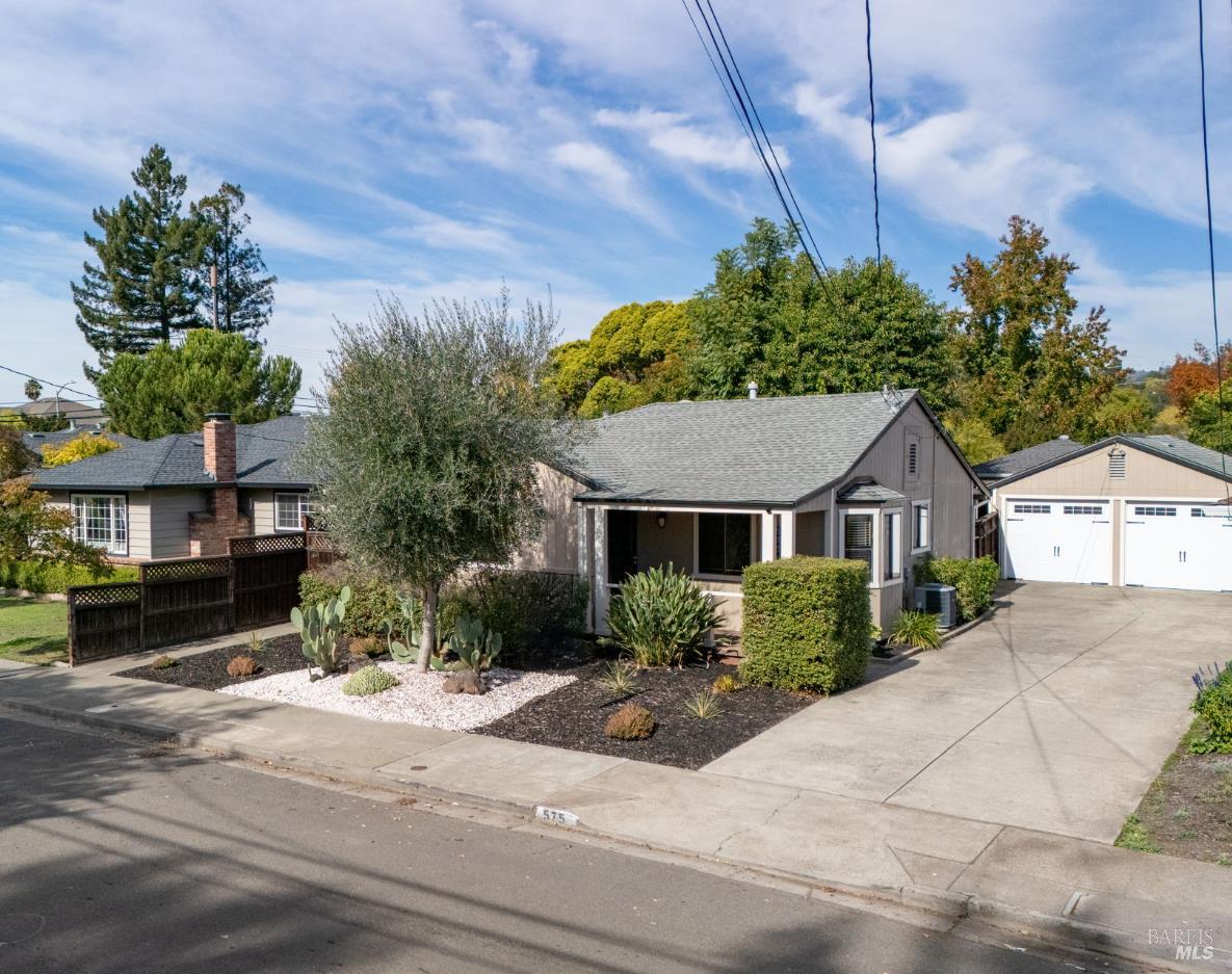 Detail Gallery Image 48 of 53 For 575 La Verne Ave, Santa Rosa,  CA 95404 - 3 Beds | 2 Baths