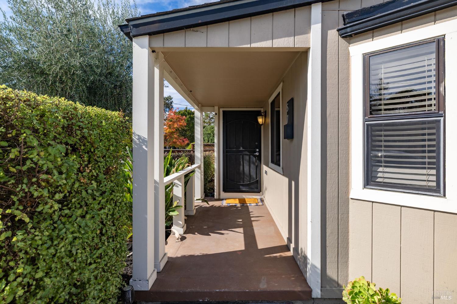 Detail Gallery Image 5 of 53 For 575 La Verne Ave, Santa Rosa,  CA 95404 - 3 Beds | 2 Baths