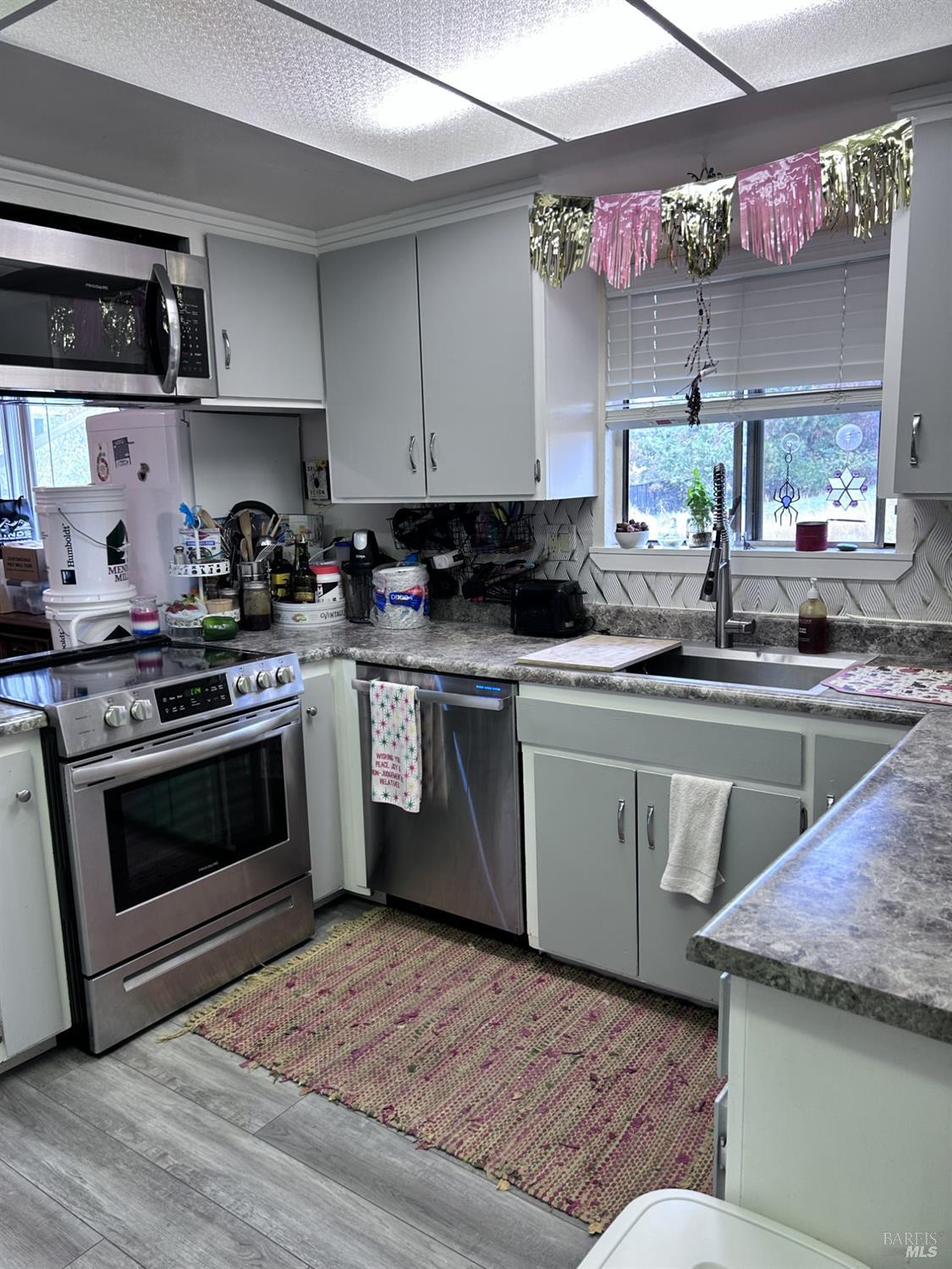 Detail Gallery Image 4 of 40 For 290 Robles Dr, Lakeport,  CA 95453 - 3 Beds | 2 Baths