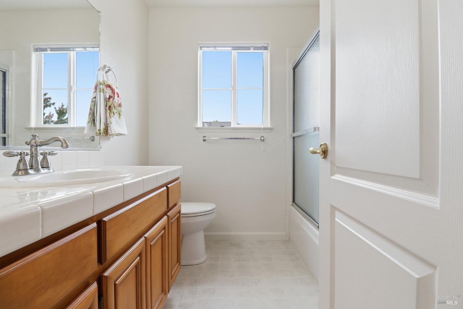 Detail Gallery Image 27 of 36 For 1845 Sandstone Dr, Petaluma,  CA 94954 - 4 Beds | 2/1 Baths