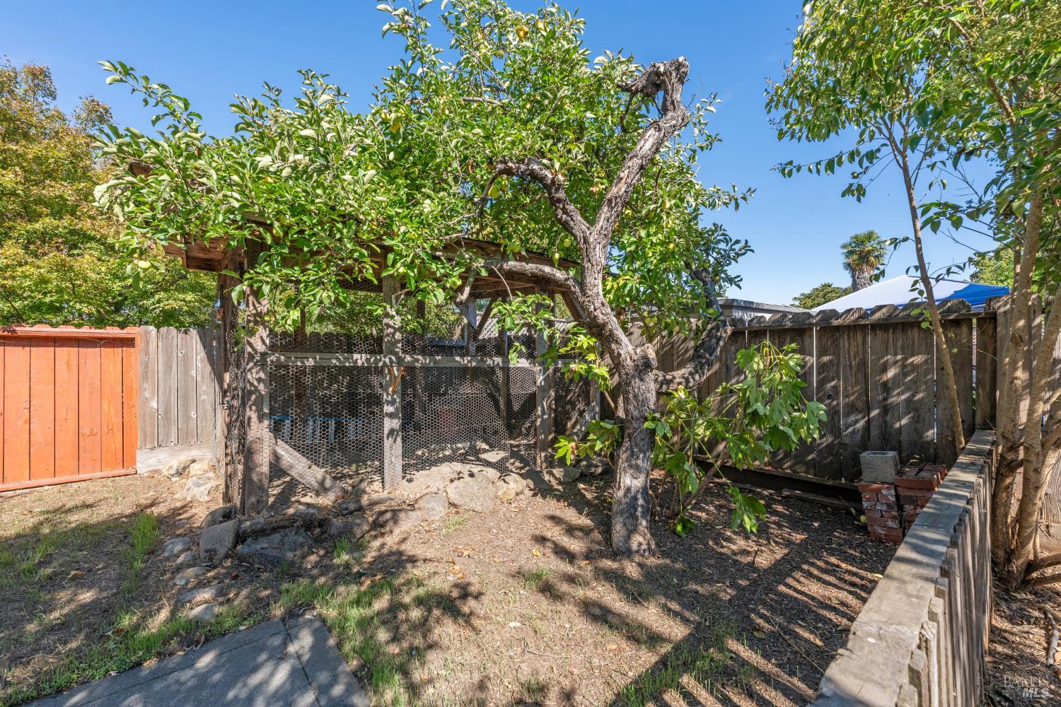 Detail Gallery Image 40 of 54 For 709 W 8th St, Santa Rosa,  CA 95401 - 3 Beds | 2 Baths
