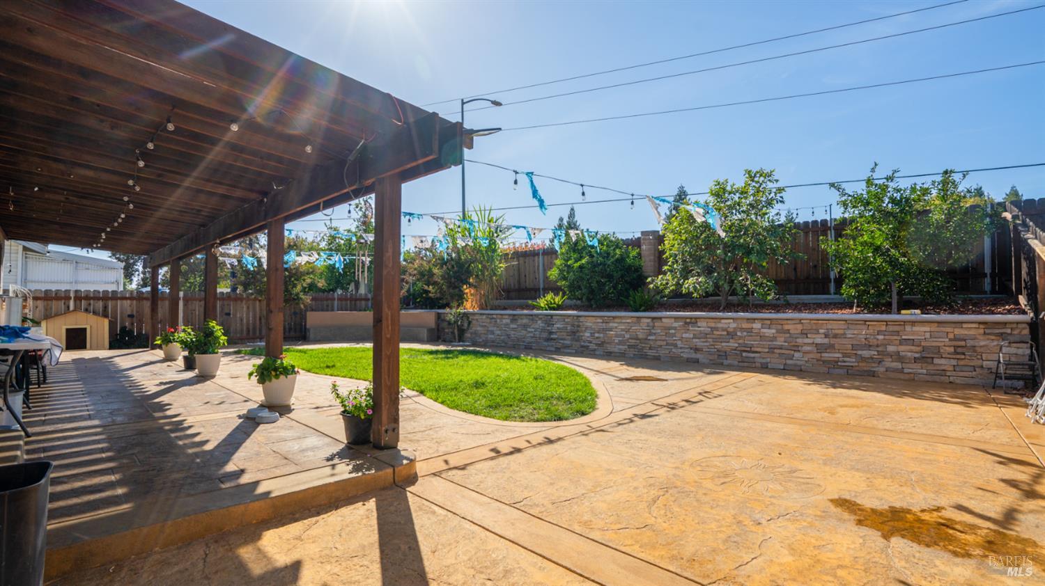 Detail Gallery Image 23 of 29 For 571 Greenwood Dr, Vacaville,  CA 95687 - 4 Beds | 2 Baths