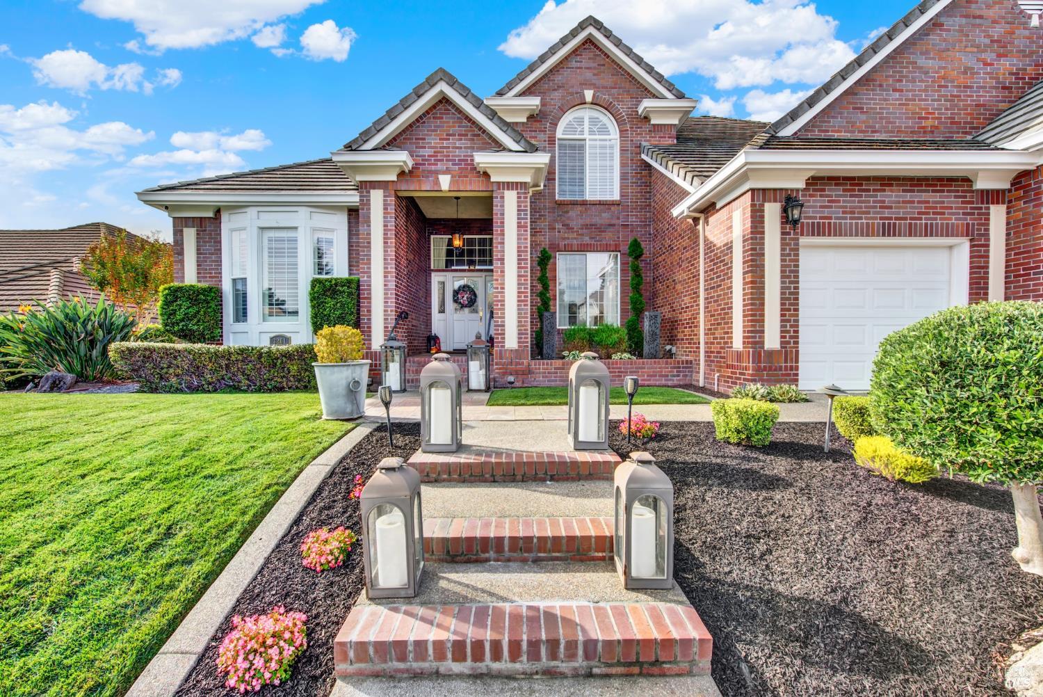 Detail Gallery Image 7 of 94 For 3261 Congressional Cir, Fairfield,  CA 94534 - 5 Beds | 4/1 Baths