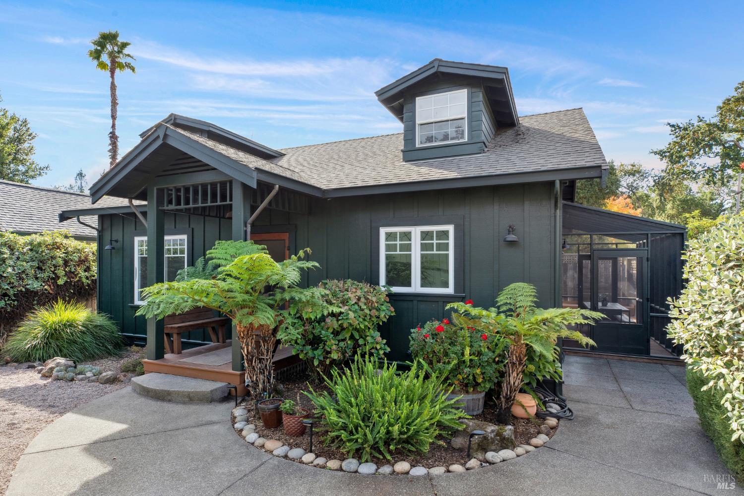 Detail Gallery Image 2 of 42 For 18470 Lucas Ave, Sonoma,  CA 95476 - 2 Beds | 1 Baths