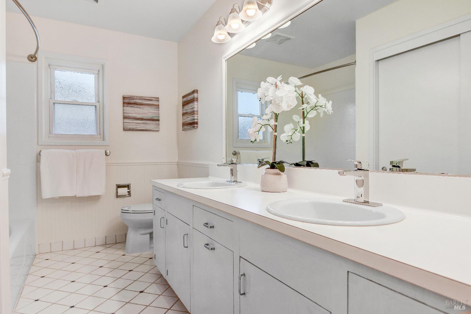 Detail Gallery Image 22 of 36 For 25 Roosevelt Ave, San Rafael,  CA 94903 - 4 Beds | 2/1 Baths