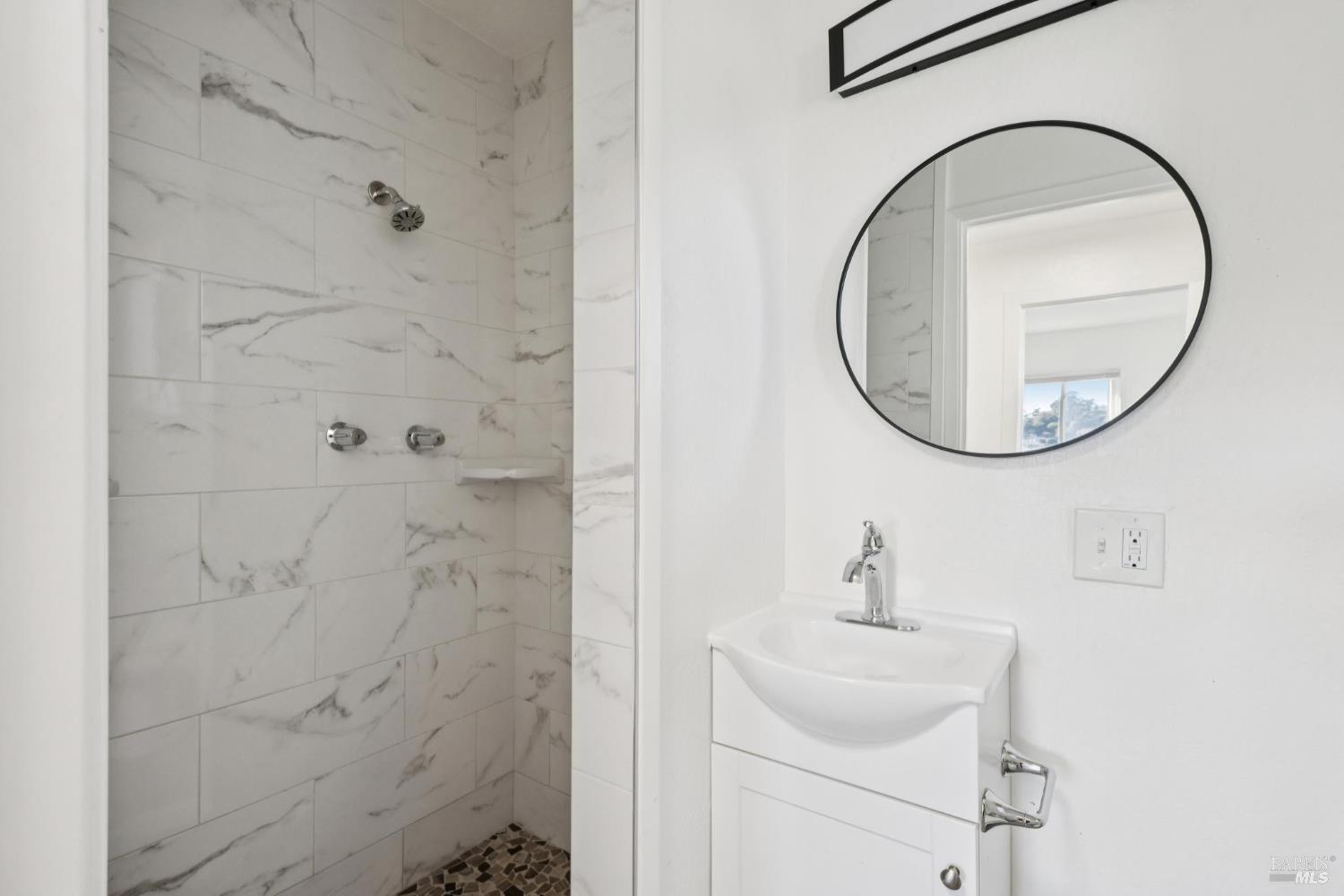 Detail Gallery Image 34 of 42 For 16 Dutton Ct, Sausalito,  CA 94965 - – Beds | – Baths