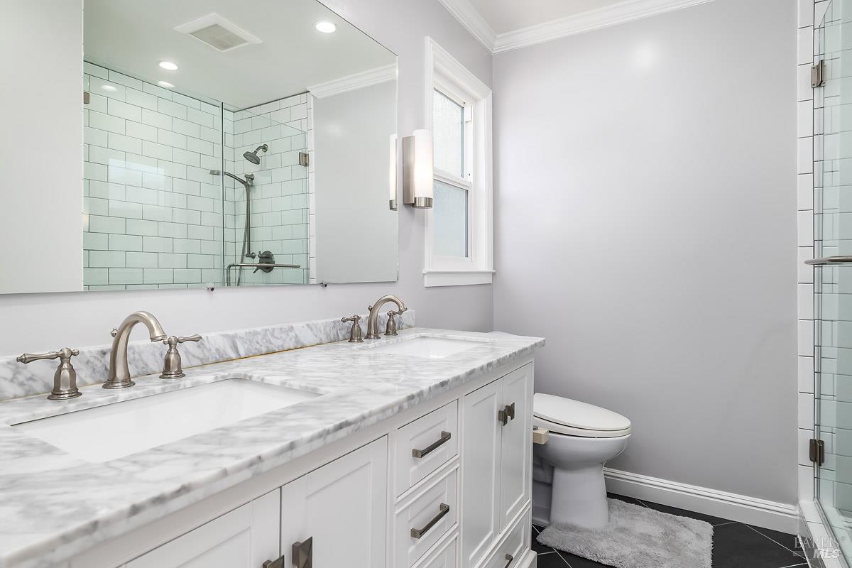 Detail Gallery Image 9 of 44 For 145 San Carlos Way, Novato,  CA 94945 - 4 Beds | 2 Baths