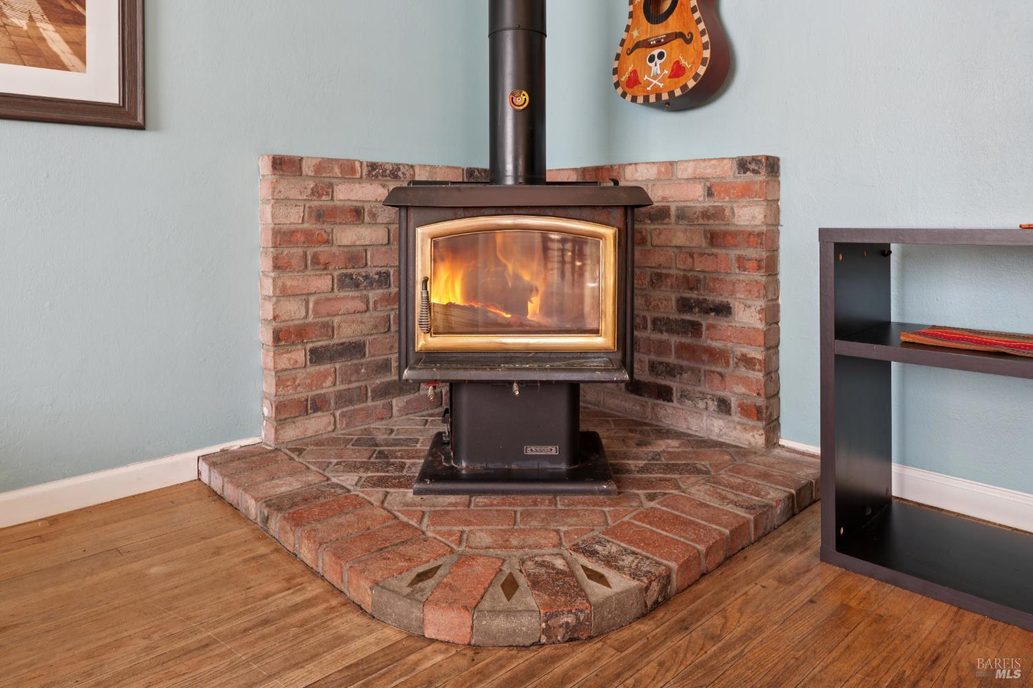 Detail Gallery Image 8 of 54 For 709 W 8th St, Santa Rosa,  CA 95401 - 3 Beds | 2 Baths