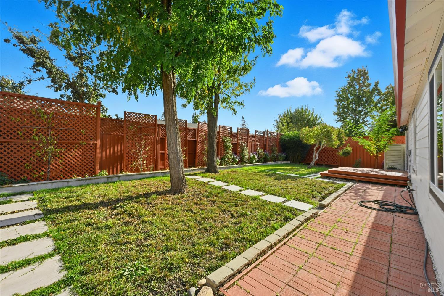 Detail Gallery Image 24 of 36 For 957 Emily Ave, Rohnert Park,  CA 94928 - 3 Beds | 2 Baths