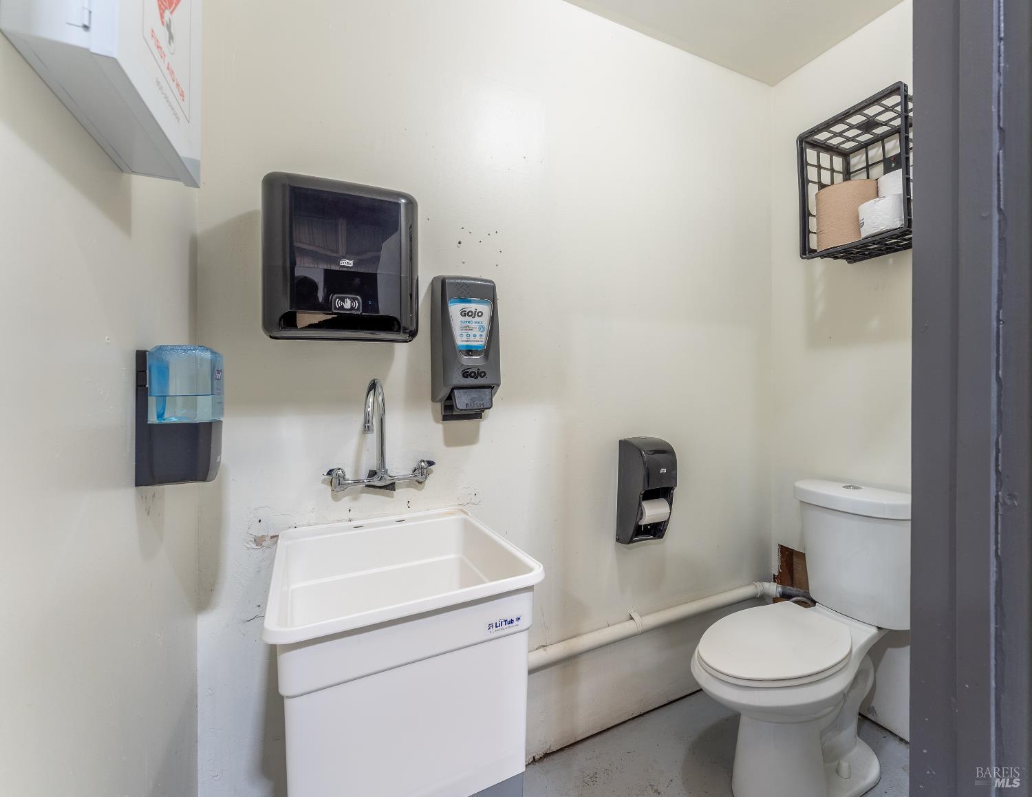 Detail Gallery Image 20 of 24 For 550 Talmage Rd, Ukiah,  CA 95482 - – Beds | – Baths