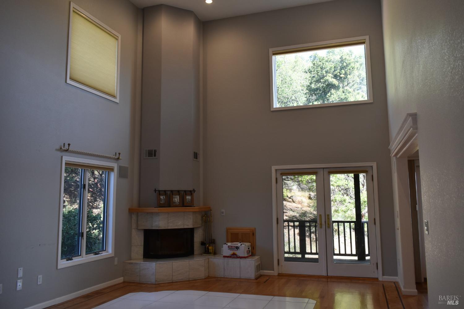 Detail Gallery Image 7 of 45 For 7490 Walnut Ln, Lower Lake,  CA 95457 - 3 Beds | 2/1 Baths