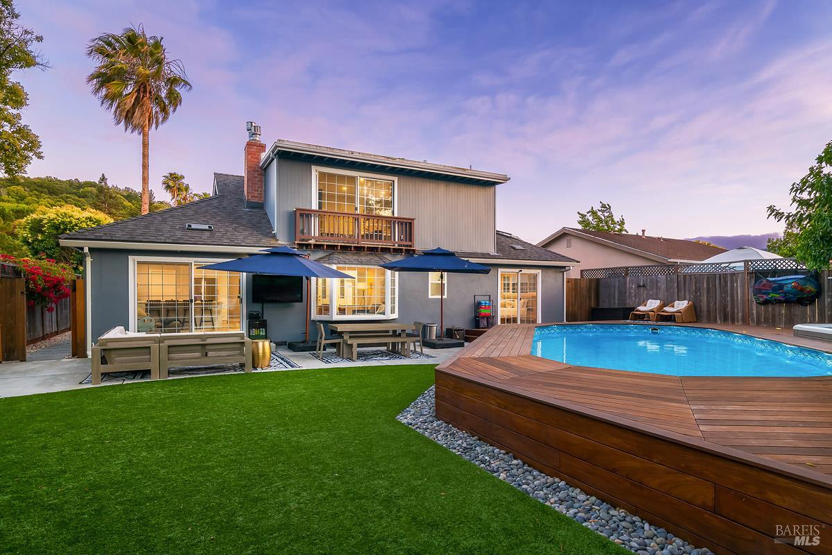 Detail Gallery Image 2 of 44 For 145 San Carlos Way, Novato,  CA 94945 - 4 Beds | 2 Baths